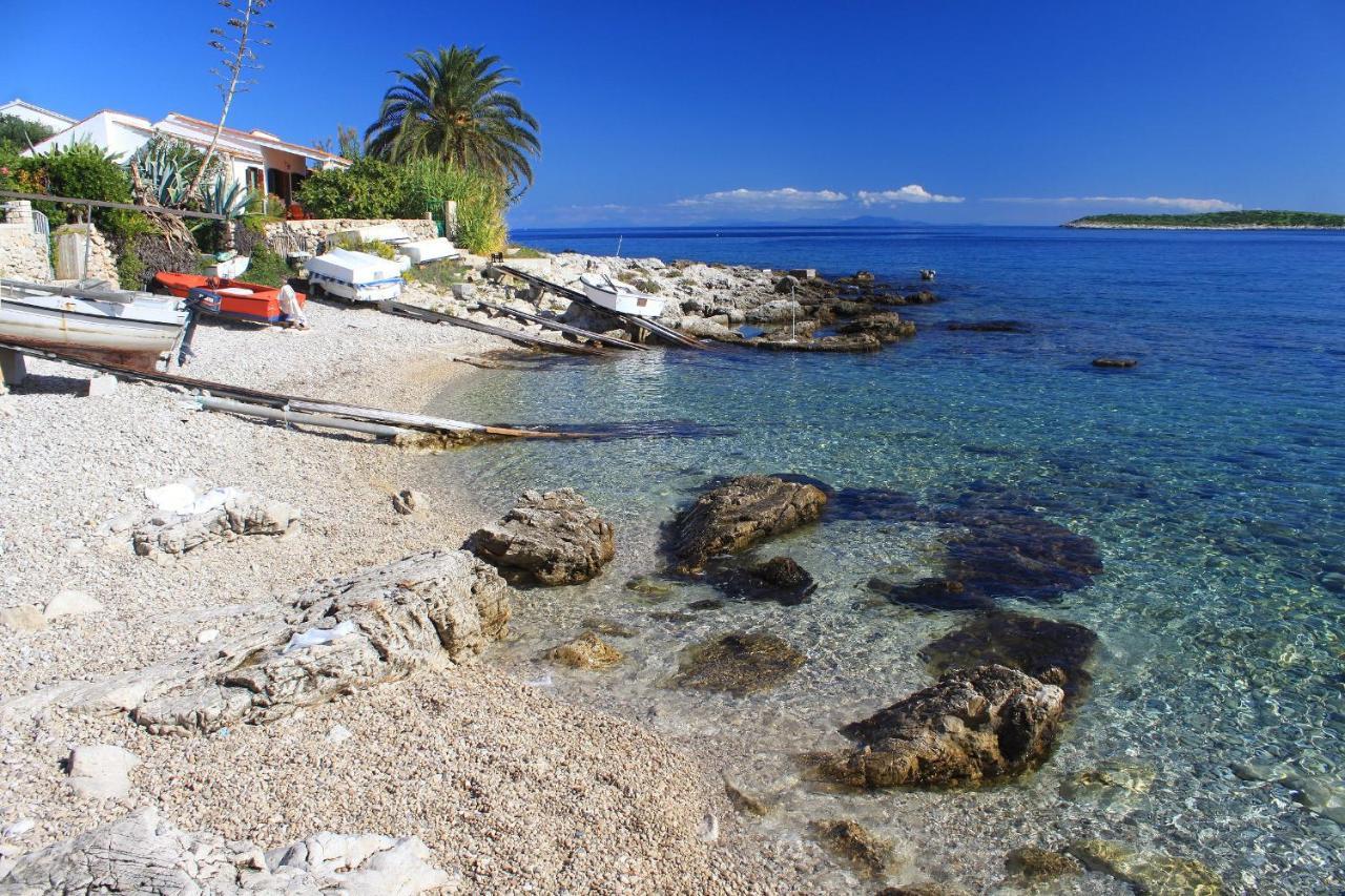 Apartments By The Sea Milna, Vis - 8895 Рукавац Екстериор снимка