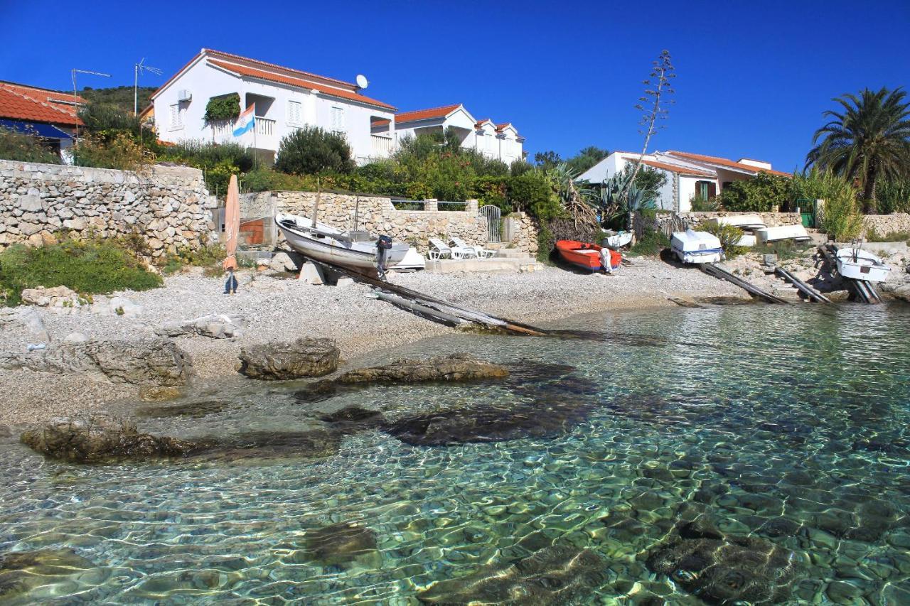Apartments By The Sea Milna, Vis - 8895 Рукавац Екстериор снимка