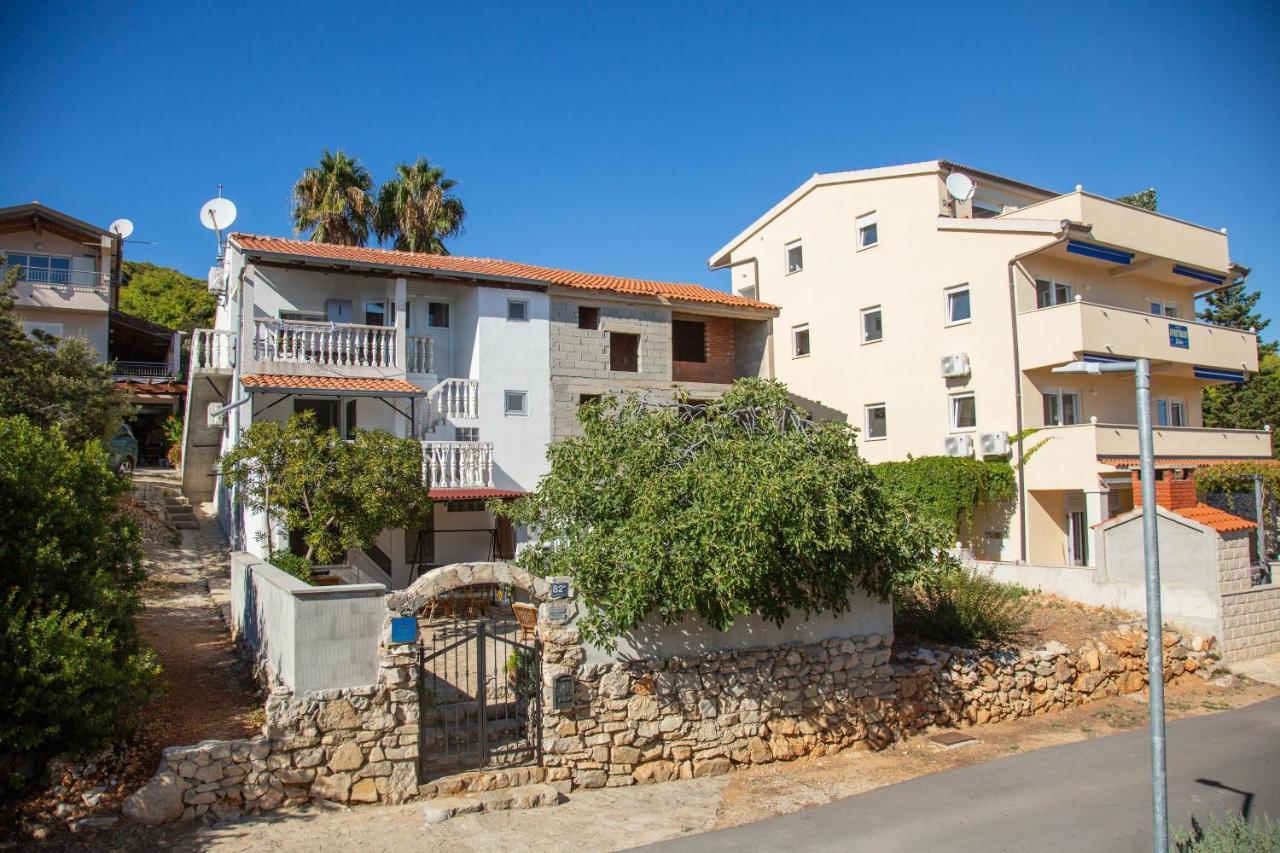 Apartments By The Sea Milna, Vis - 8895 Рукавац Екстериор снимка