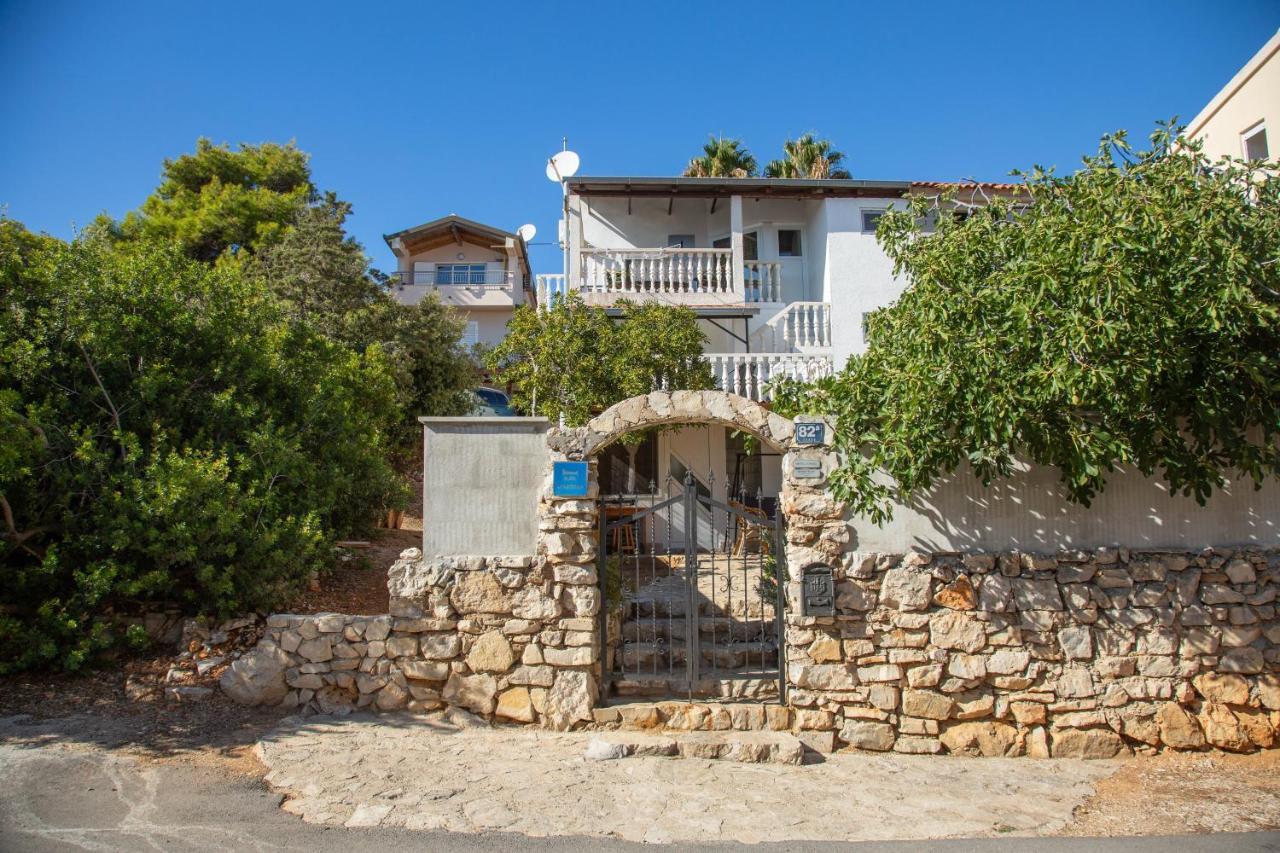 Apartments By The Sea Milna, Vis - 8895 Рукавац Екстериор снимка