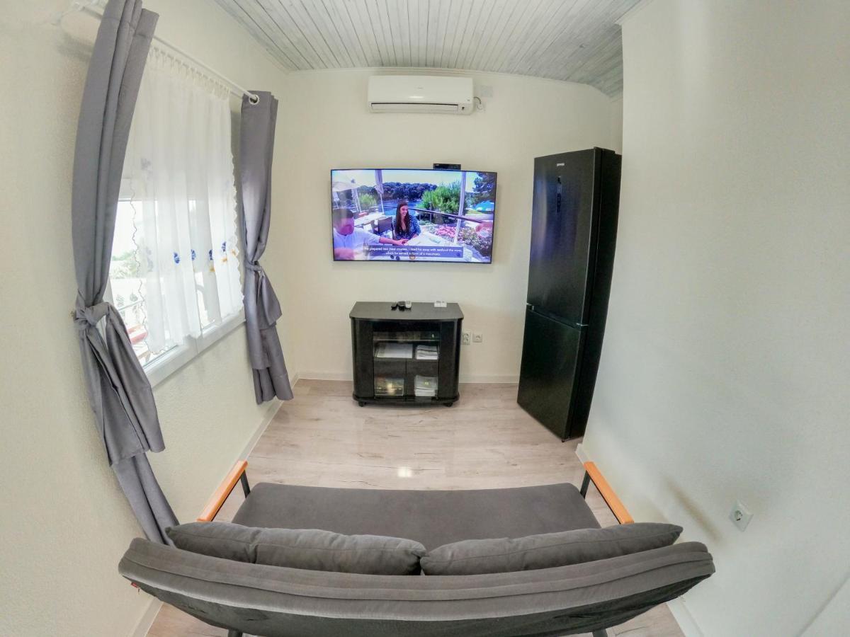 Apartments By The Sea Milna, Vis - 8895 Рукавац Екстериор снимка
