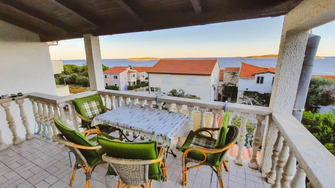 Apartments By The Sea Milna, Vis - 8895 Рукавац Екстериор снимка