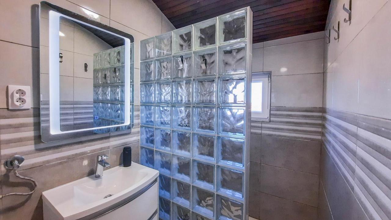 Apartments By The Sea Milna, Vis - 8895 Рукавац Екстериор снимка