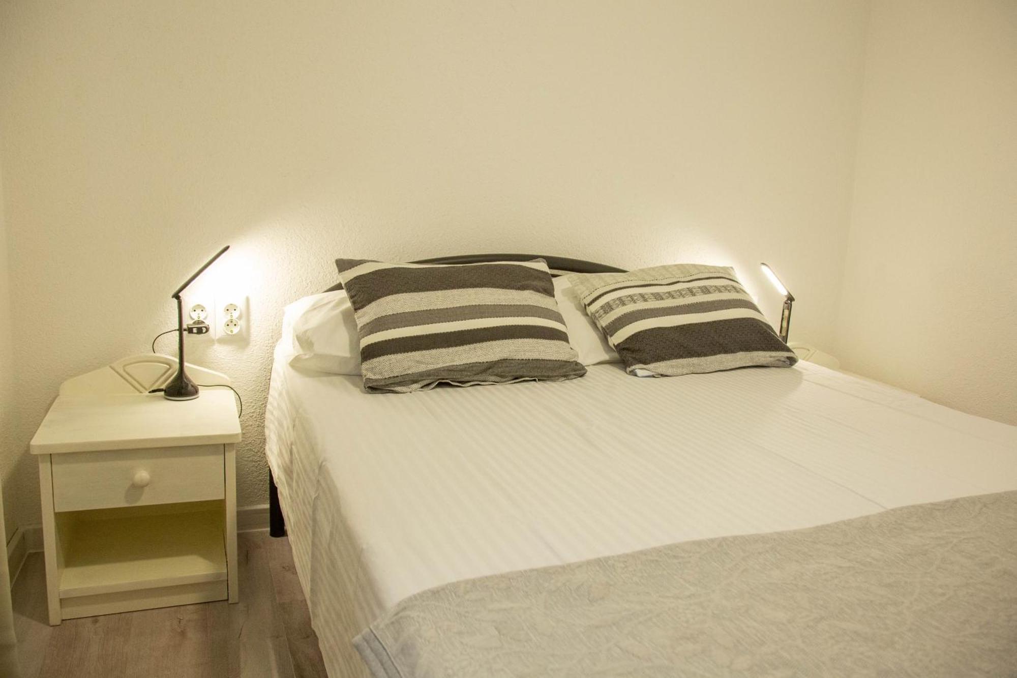 Apartments By The Sea Milna, Vis - 8895 Рукавац Стая снимка